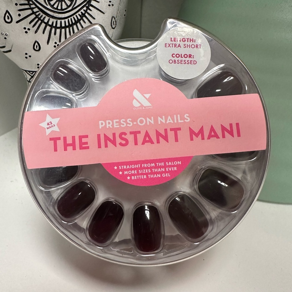 Olive & June press on nails
